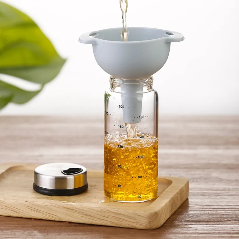 4 in 1 Funnels BPA-Free Food Grade Oil Funnel with Detachable Strainer Filter Multi-use Small Kitchen Funnel for Filling Bottles - Image 4