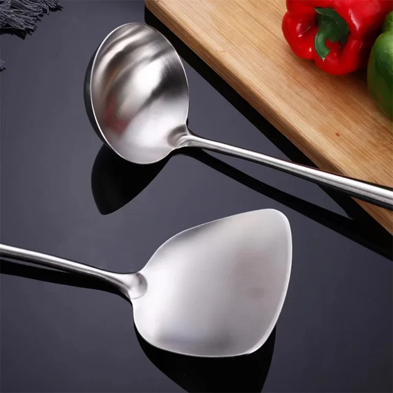 Wooden Handle Frying Spatula Sturdy Extended Spoon Bull Polishing Kitchen Bar Supplies Missing Shovel Durable Colander Spoon - Image 5
