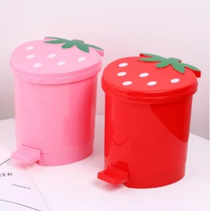 Mini Strawberry Trash Can with Lid Plastic Garbage Bin Waste Paper for Home Office Desk Room Desktop Bucket 1