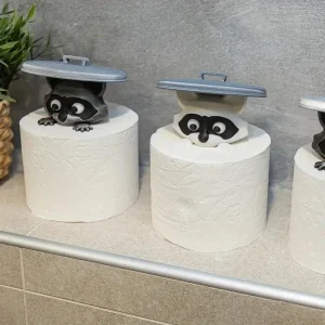 1Pc Adorable 3D Printed Raccoon Toilet Roll Paper Holder White Plastic Playful Bathroom Decor Tissue Holder with Lid Decoration 1
