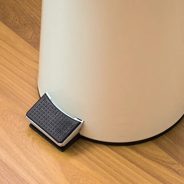 3L Mini White Round Lidded Trash Can Foot Pedal Garbage Bin with Removable Liner Bucket for Kitchen Bathroom Hotel 5